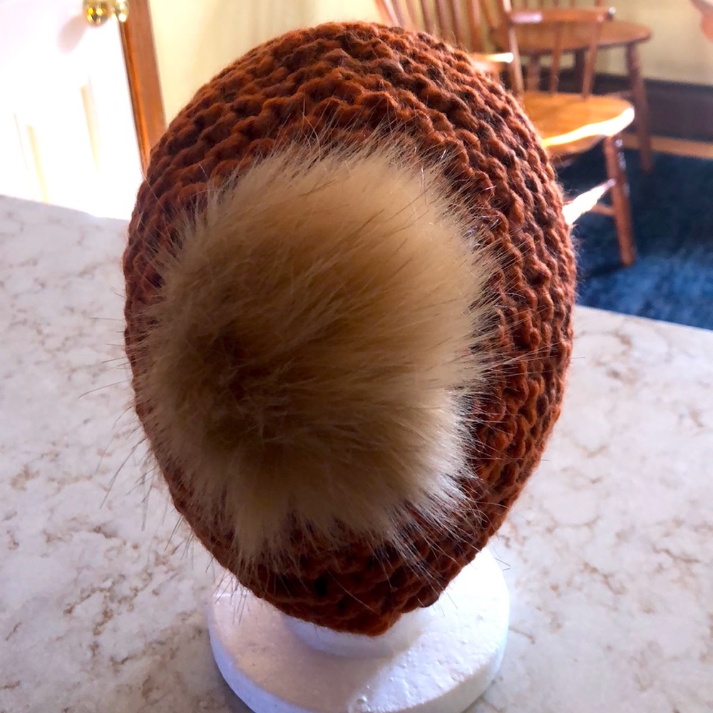 Cute Rust Beanie NWOT - Picture 3 of 7